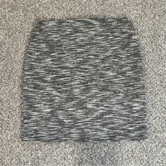 Ann Taylor Textured Sparkle Gray Pencil Skirt - Picture 5 of 7